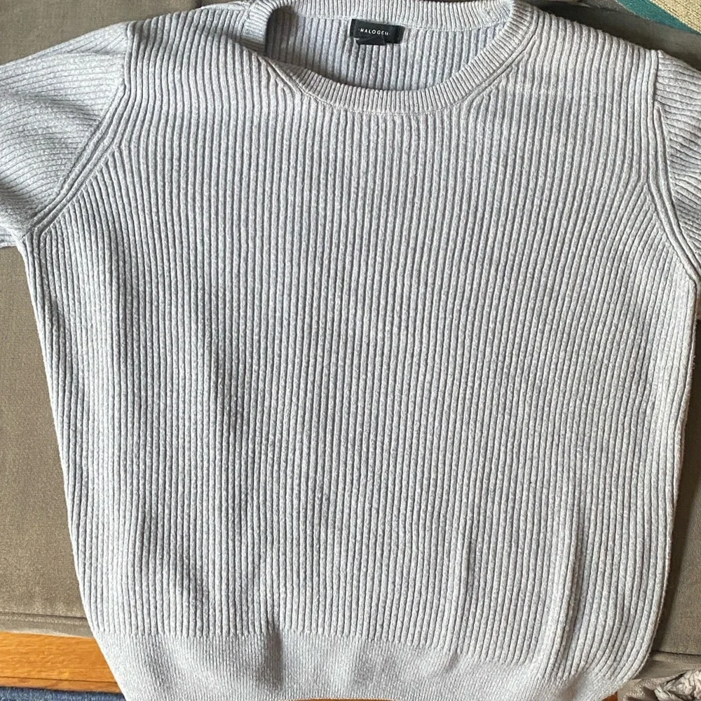 Halogen Light Gray Ribbed Short Sleeved Knit Crewneck Sweater Tag L Fits M/S